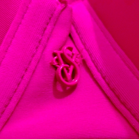 Bra demi NWT 38D Victoria Secret 5 ways to wear it deep pink with black straps - Picture 4 of 8